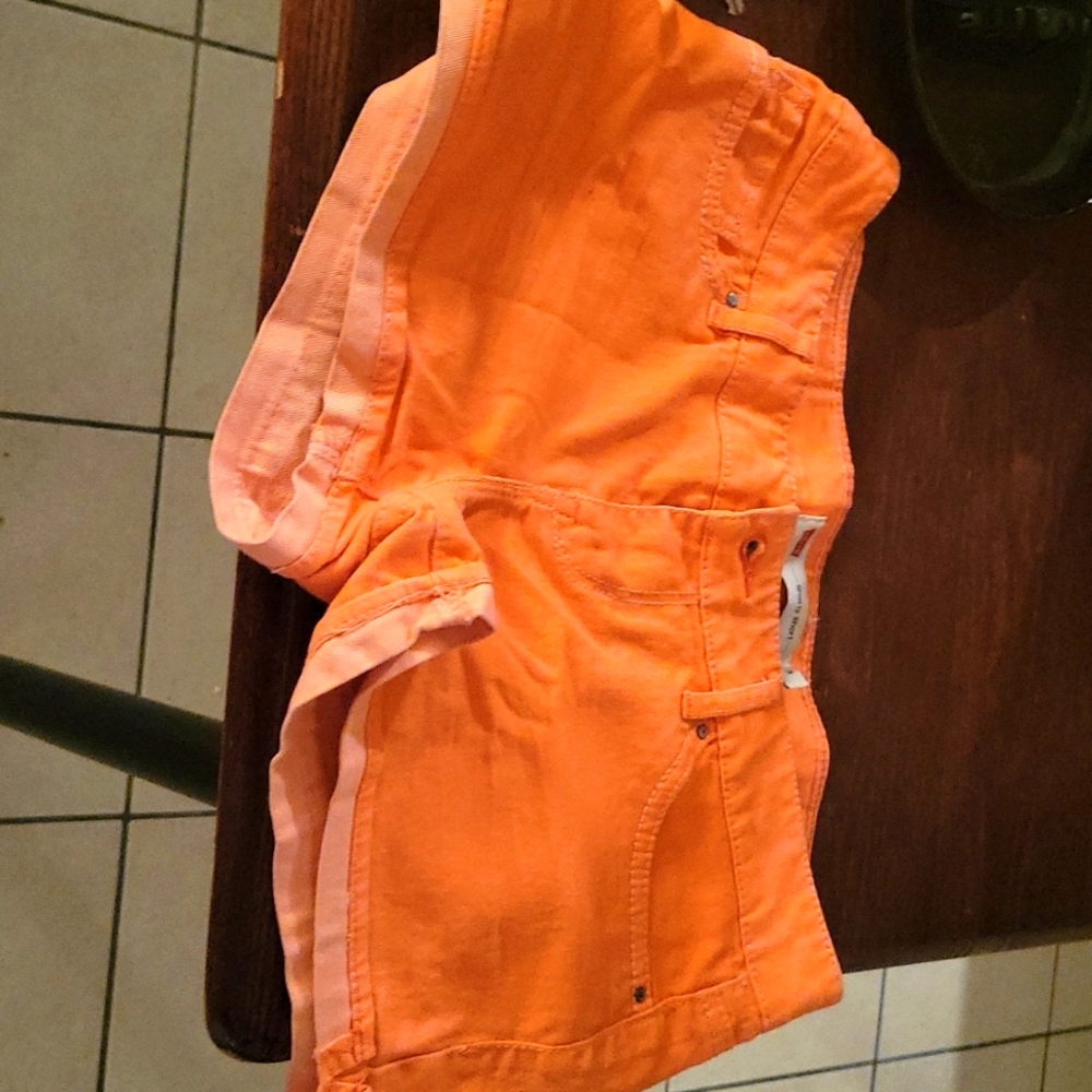 Levi shorty shorts size 9